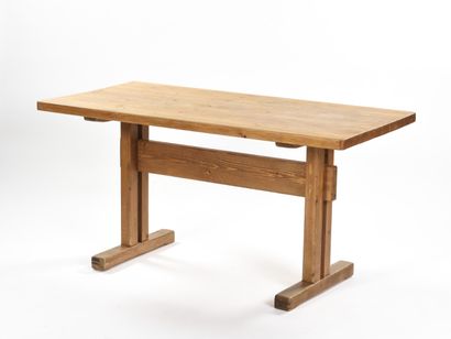 null Sélection de Charlotte PERRIAND (1903-1999) pour ARC MOBILIER

Table à plateau...