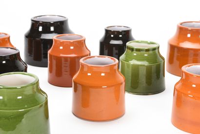 null Mado JOLAIN (1921- 2019)

Large suite de treize vases ou pots cylindriques à...