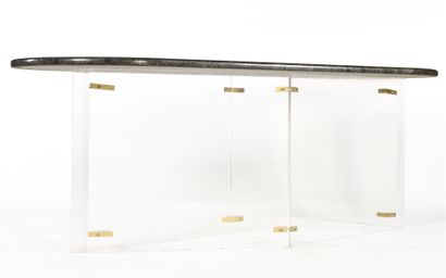 null TRAVAIL 1970

Table haute ou console à base en plexiglas et laiton doré. Plateau...