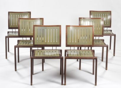 null Bruno REY (né en1935)



Suite de six chaises à structure en bois teinté marron...