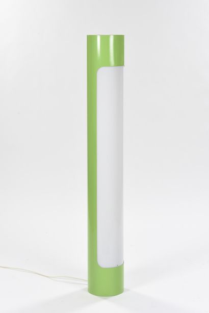 null TRAVAIL 1960

Lampadaire de forme cylindrique en métal laqué vert pomme et réflecteur...