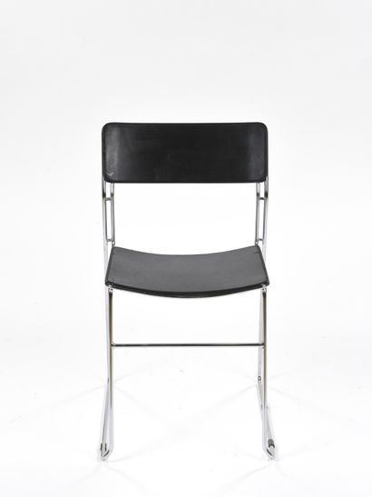 null ARRBEN, ITALIA

Suite de six chaises modèle Sultana à structure en métal chromé....
