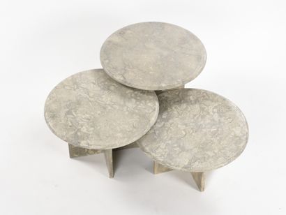 null TRAVAIL 1970

Suite de trois tables gigognes en marbre beige dit Burdur à piétement...