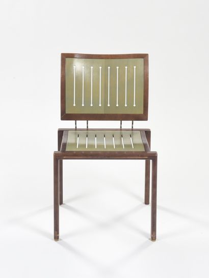 null Bruno REY (né en 1935)



Suite de quatre chaises à structure en bois teinté...