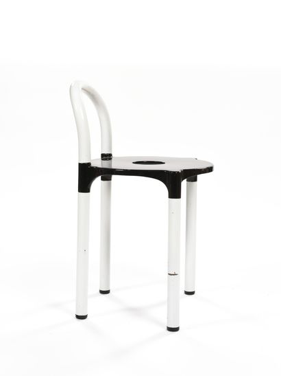 null Anna Castelli Ferrieri (1920 - 2006)

Suite de quatre chaises en métal et plastique...