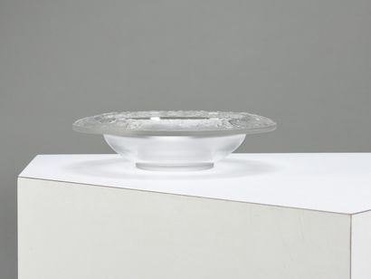 null Pierre D'AVESN (Pierre GIRRE dit) (1901 - 1990) 

Coupe circulaire en verre...