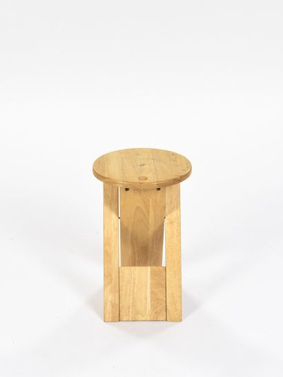 null Adrian REED (XX th)

Adult folding stool model Suzy in solid beech.

Edition:...