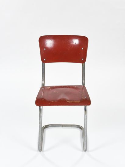 null Robert SLEZAK (XXth century) after

Chair model B43 in thermoformed wood painted...