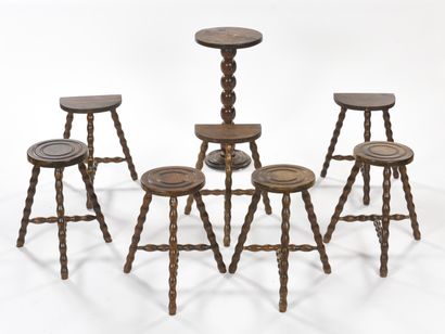 null French work 1960

Suite of seven stools and a sellette in turned wood.



H:...