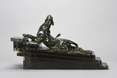 null G. DAVERNY (20th century)

Panther wounded by an arrow in bronze with green...