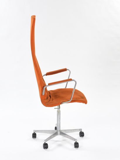 null Arne JACOBSEN (1902-1971)

Fauteuil de bureau modèle Oxford à dossier haut et...