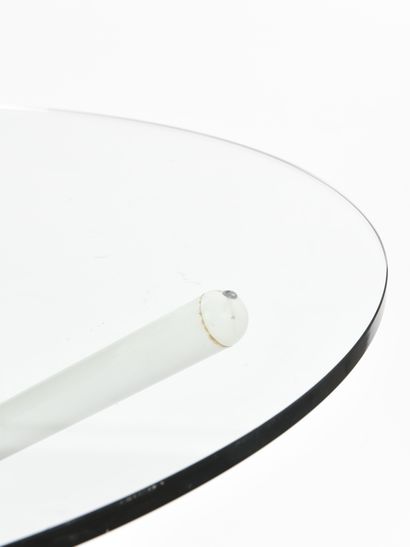 null ROSENTHAL édition

Table ronde à plateau circulaire en verre transparent reposant...