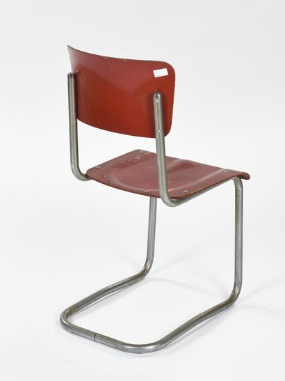 null Robert SLEZAK (XXth century) after

Chair model B43 in thermoformed wood painted...