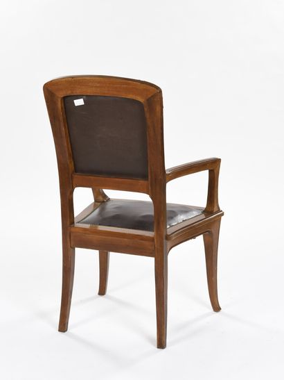 null ART NOUVEAU WORK

High armchair with moulded decoration in solid mahogany with...