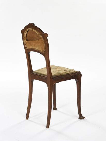 null ART NOUVEAU WORK

Chair with dark stained wood structure with floral and vegetal...
