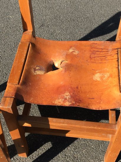 null REGAIN HOUSE

Set of two chairs with solid wood structure and brown leather...