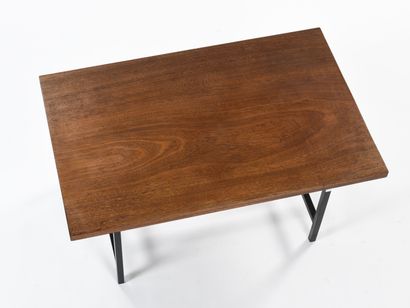 null WORK 1950

Low table with square tubular legs from which rests a rectangular...