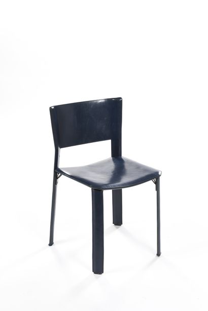 null Giancarlo VEGNI (XX ème)

Suite de cinq chaises modèle S91 entièrement gainées...
