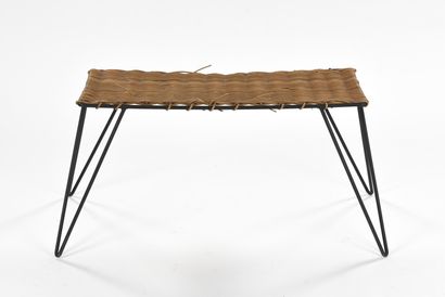 null TRAVAIL 1950

Table d'appoint à structure en métal laqué noir et plateau en...