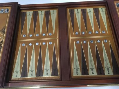 null Un jeu backgammon Médailler Franklin Excalibur

Tres bon état