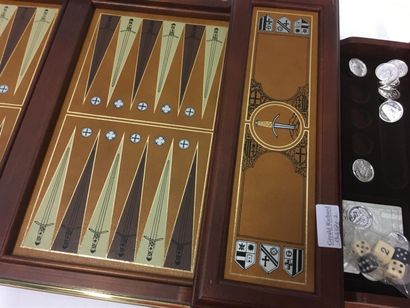 null Un jeu backgammon Médailler Franklin Excalibur

Tres bon état