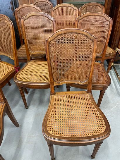 null Suite de 10 chaises cannées