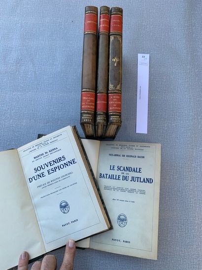 null [Guerre 1914-1918]. Un ensemble de 5 volumes, dont : Souvenirs d'une espionne...