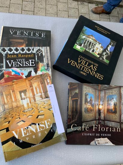 null [Italie Venise]. 5 volumes : Café Florian ; Venise imprévues ; Demeures secrètes...