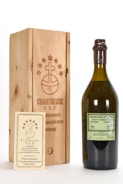 null 1 B CHARTREUSE VERTE V.E.P. 100 cl 54% (Caisse Bois d'origine) (mise 2006) (4...