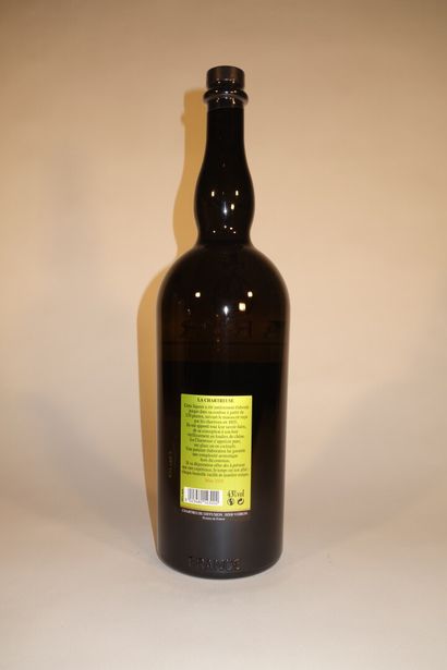 null 1 JERO CHARTREUSE JAUNE VOIRON 300 cl 43% (étui) (mise 2020) Pères Chartreux...