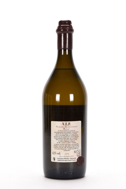 null 1 B CHARTREUSE JAUNE V.E.P. 100 cl 42% (Caisse Bois d'origine) (mise 2021) Pères...