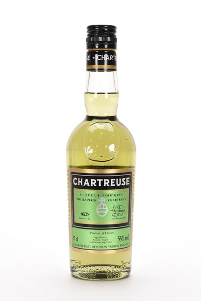 null 1 1/2 B CHARTREUSE VERTE VOIRON 35 cl 55% (étui) (e.l.a.) (mise en 1998) Pères...