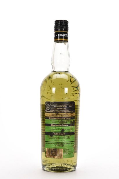 null 1 B CHARTREUSE VERTE VOIRON 70 cl 55% (mise en 1996) (6 cm; e.t.a.) Pères Chartreux...