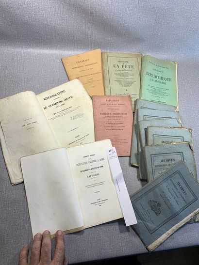 null [Lyon et Lyonnais]. 12 plaquettes ou brochures XIXe, dont : Archives historiques...