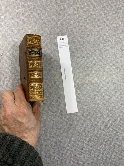 null Chompré. Dictionnaire abrégé de la Fable. 1 volume in-12 relié plein cuir. Rouen,...
