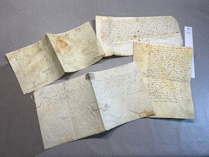 null Un ensemble de 4 documents manuscrits anciens sur vélin 1563, 1611, 1613 et...