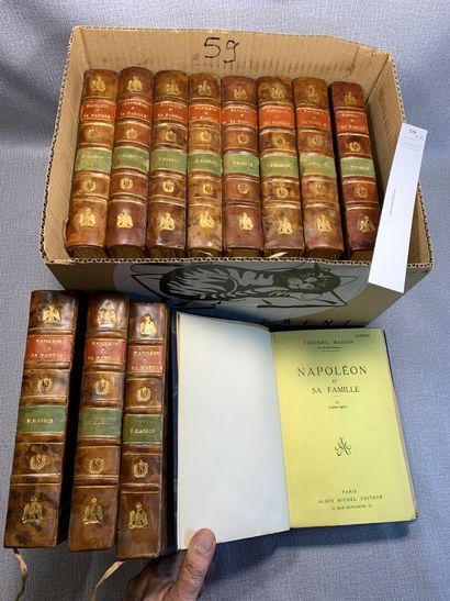 null Frédéric Masson. Napoléon et sa famille : un ensemble de 12 volumes reliés cuir....