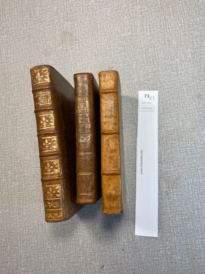 null Un ensemble de 3 volumes du XVIIIe reliés cuir : Révolutions du Portugal par...