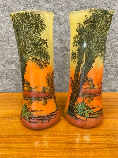 null Paire de vases LEGRAS à décor de paysage

H : 28 cm
