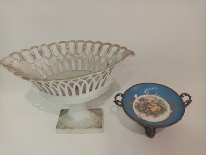 null Vase en porcelaine reticulé 19ème siècle, joint une coupe en porcelaine 

H....