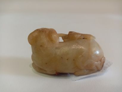 null Chien de Fô en jade néphrite

L. 6 cm