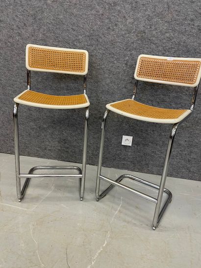 null Deux chaises hautes en métal chromé

H totale 100 

H assise 70