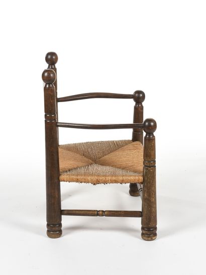 null Charles DUDOUYT, Dans l'esprit



Paire de fauteuils bas à structure chêne teinté...