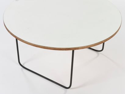 null Pierre GUARICHE (1926-1995) Dans l'esprit de

Table basse ronde à plateau stratifié...