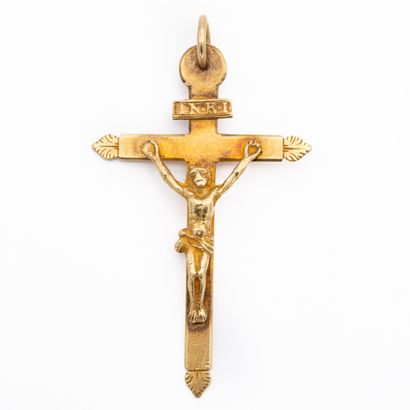 null Pendentif Christ en Croix en or jaune 18 K (750), bélière soudée. 

Poids :...