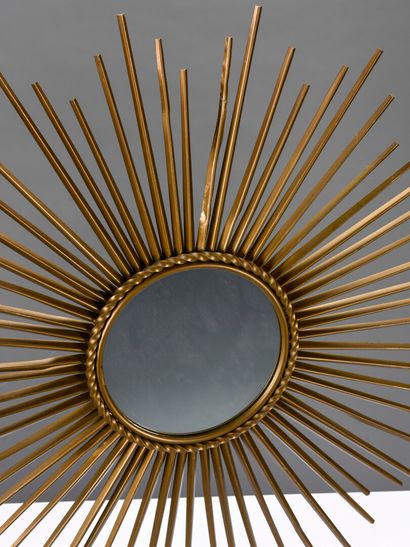 null CHATY VALLAURIS

Sun mirror with central glass and gilded metal frame.

Signature...