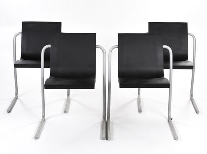 null Ross LOVEGROVE (né 1958)

Suite de quatre chaises empilables modèle Magic Chair...