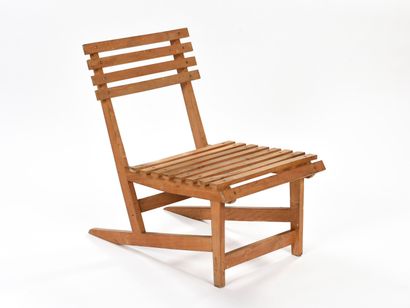 null WORK 1950

Pair of traineau chairs with screwed slatted seats and backs.



H:...