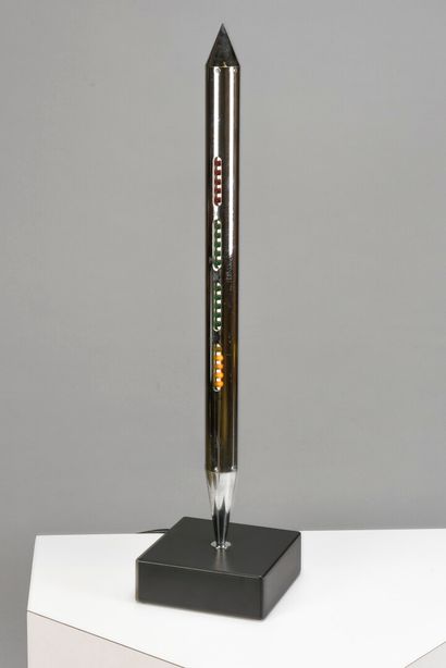 null TRAVAIL 1980

Objet lumineux représentant un thermomètre en métal chromé à base...
