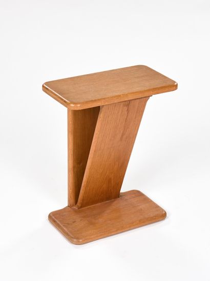 null RECONSTRUCTION WORK

Pair of bedside tables made of solid ash.

Circa 1950.



H:...
